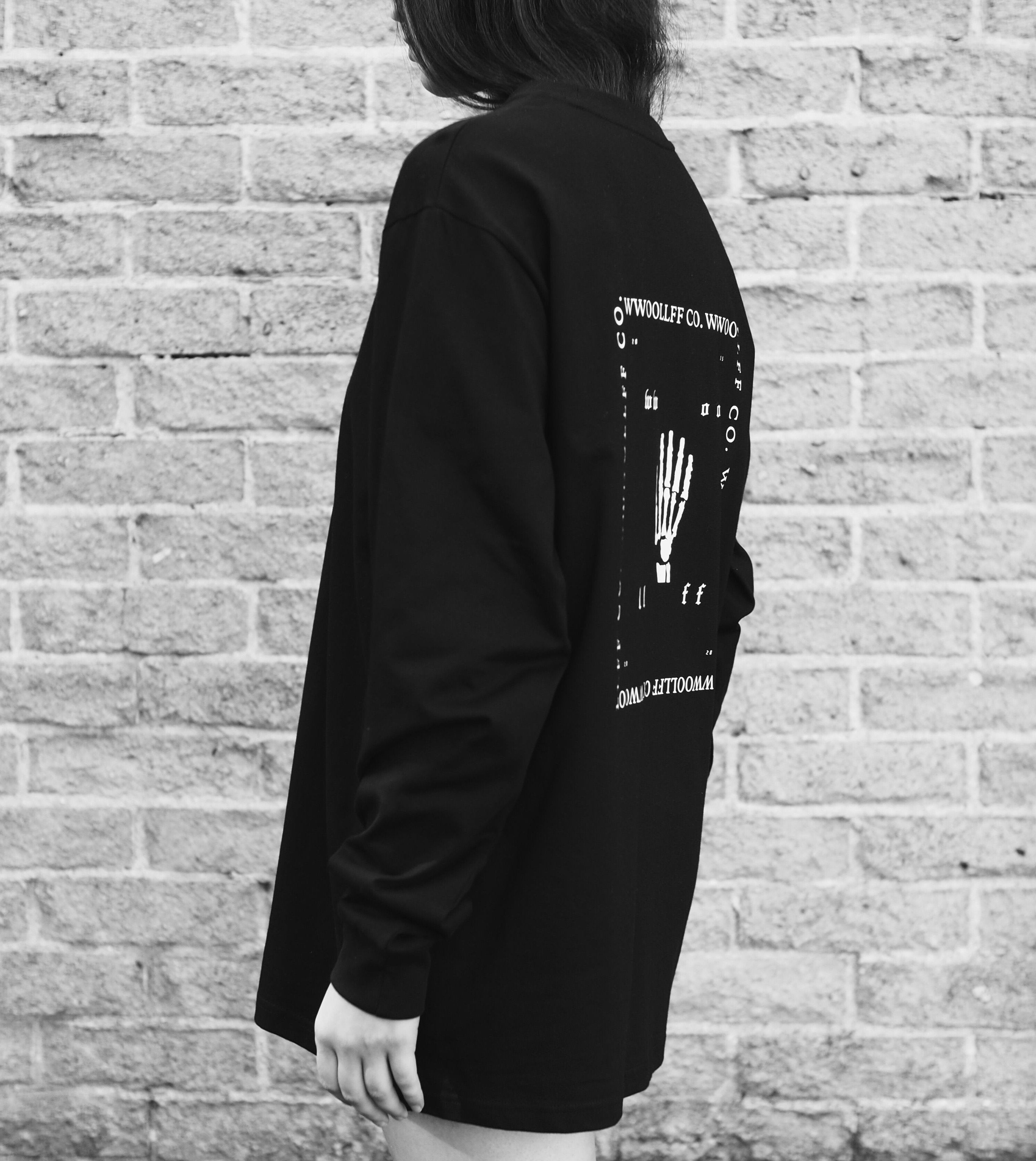 WWOOLLFF Hand | Black Long Sleeve